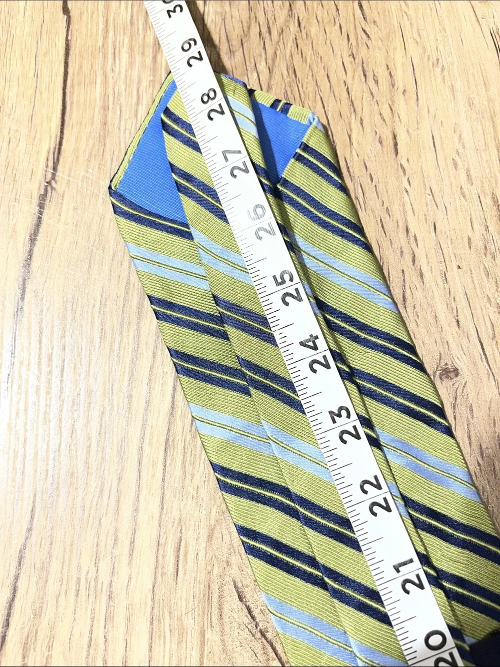 Roundtree & Yorke refined striped